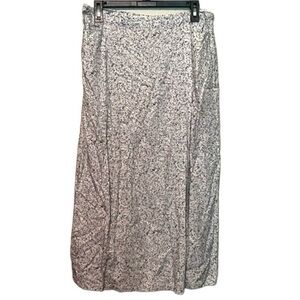 Calvin Klein Jeans, long maxi skirt women’s size 12, lightweight, 2 pockets